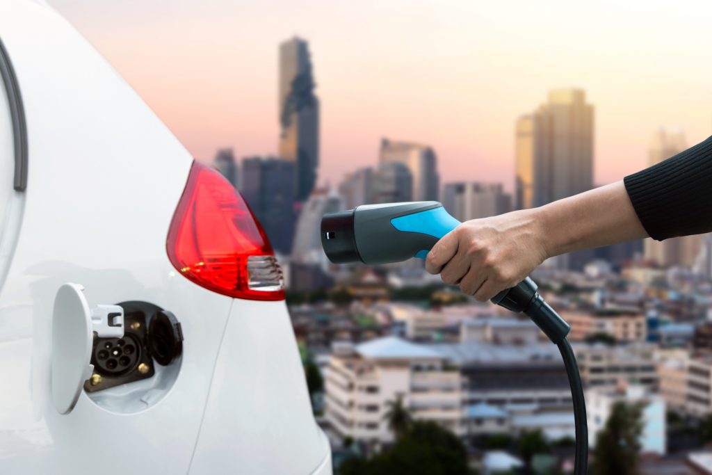Electric cars the difficult evolution of the market towards